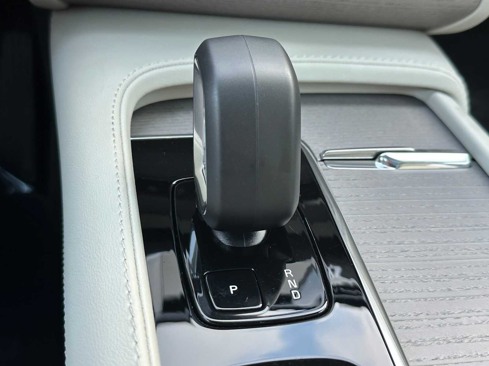 2025 Volvo XC90 Plug-In Hybrid Plus