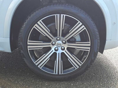 2025 Volvo XC90 Plug-In Hybrid Plus