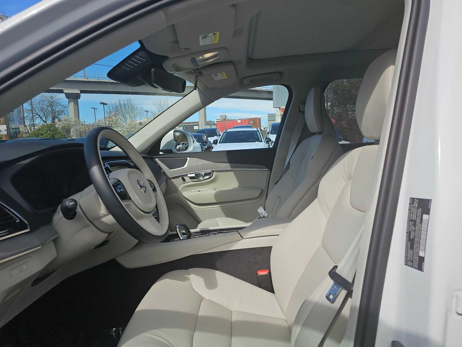 2025 Volvo XC90 Plug-In Hybrid Plus