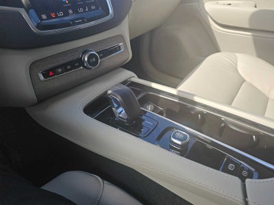 2025 Volvo XC90 Plug-In Hybrid Plus