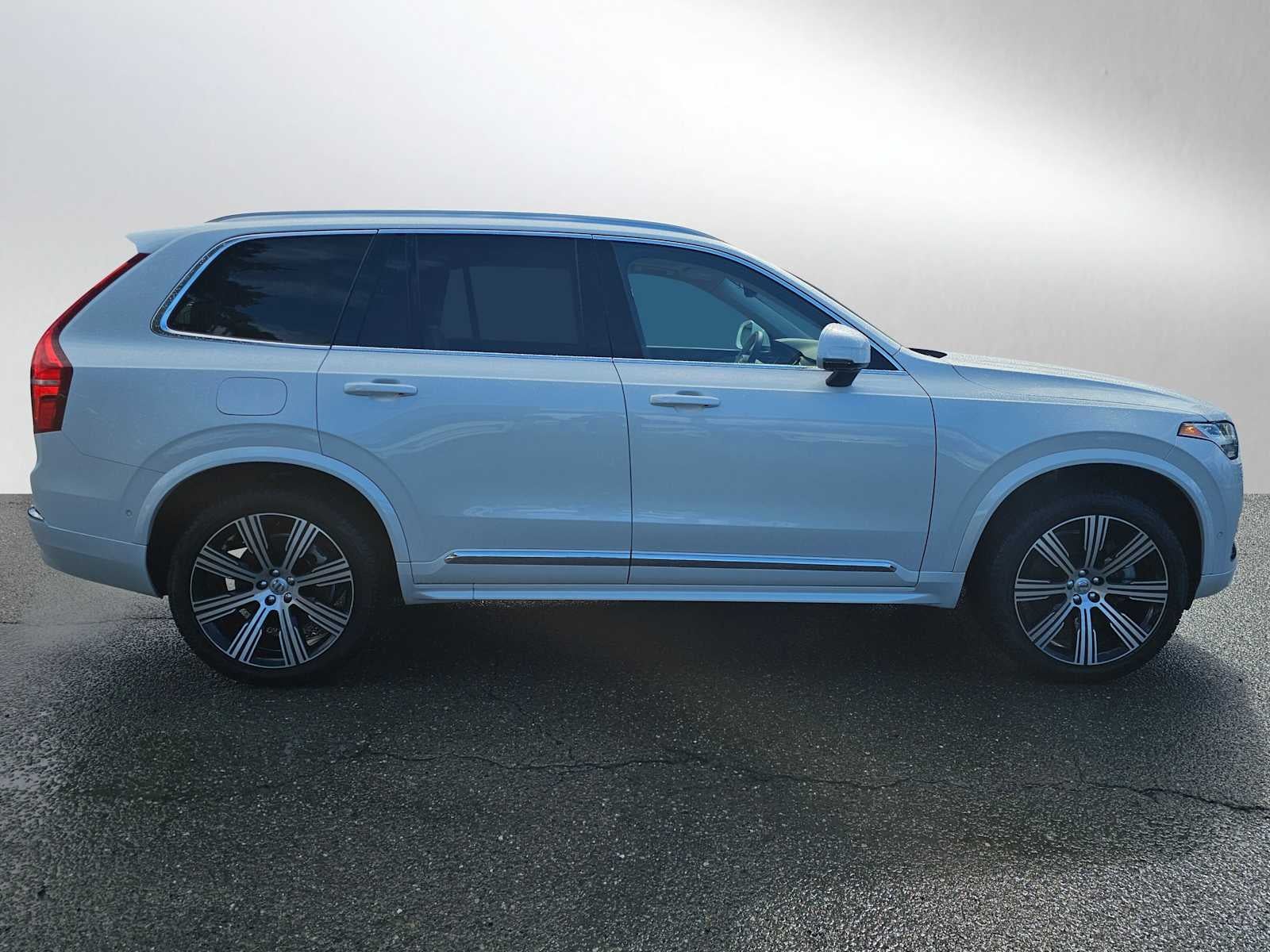 2025 Volvo XC90 Plug-In Hybrid Plus