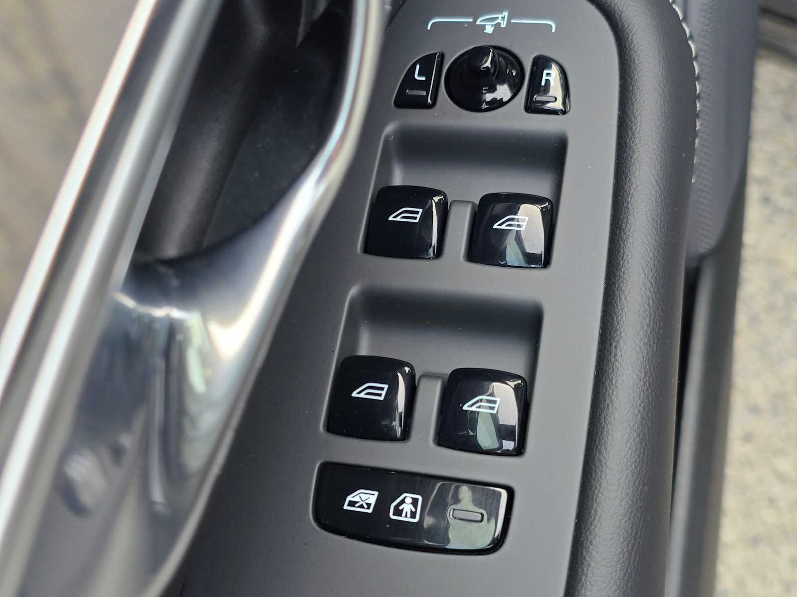 2025 Volvo XC90 Plug-In Hybrid Ultra