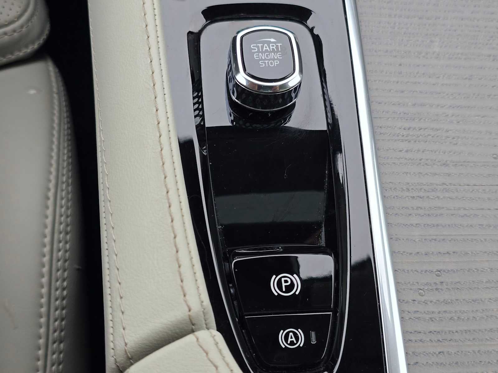 2025 Volvo XC90 Plug-In Hybrid Ultra