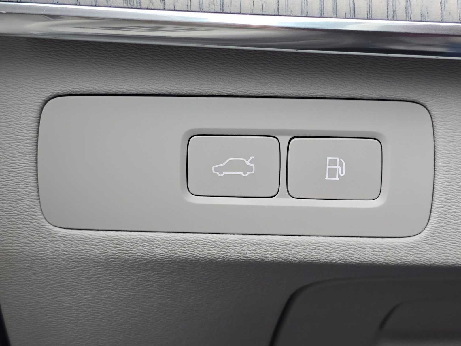 2025 Volvo XC90 Plug-In Hybrid Ultra