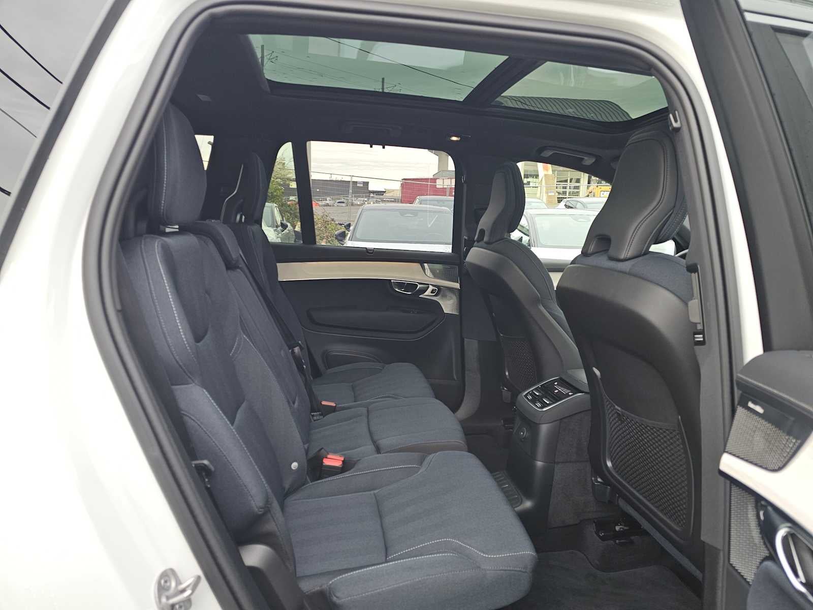 2025 Volvo XC90 Plug-In Hybrid Ultra