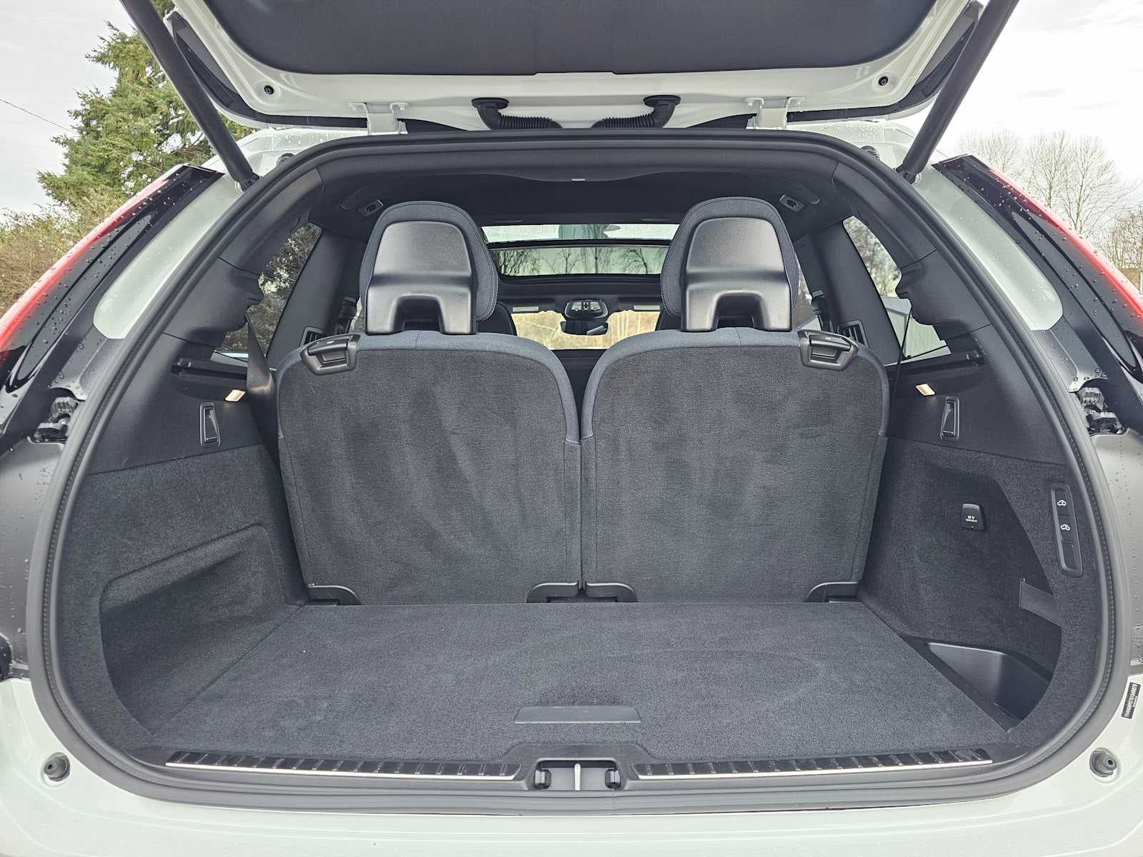 2025 Volvo XC90 Plug-In Hybrid Ultra