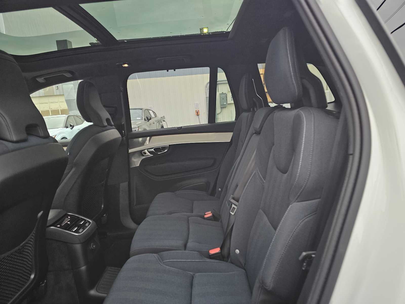 2025 Volvo XC90 Plug-In Hybrid Ultra