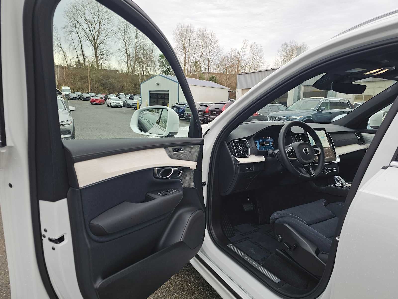 2025 Volvo XC90 Plug-In Hybrid Ultra