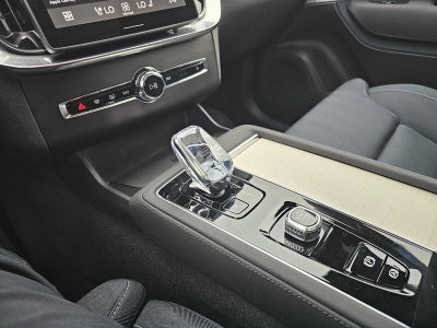 2025 Volvo XC90 Plug-In Hybrid Ultra