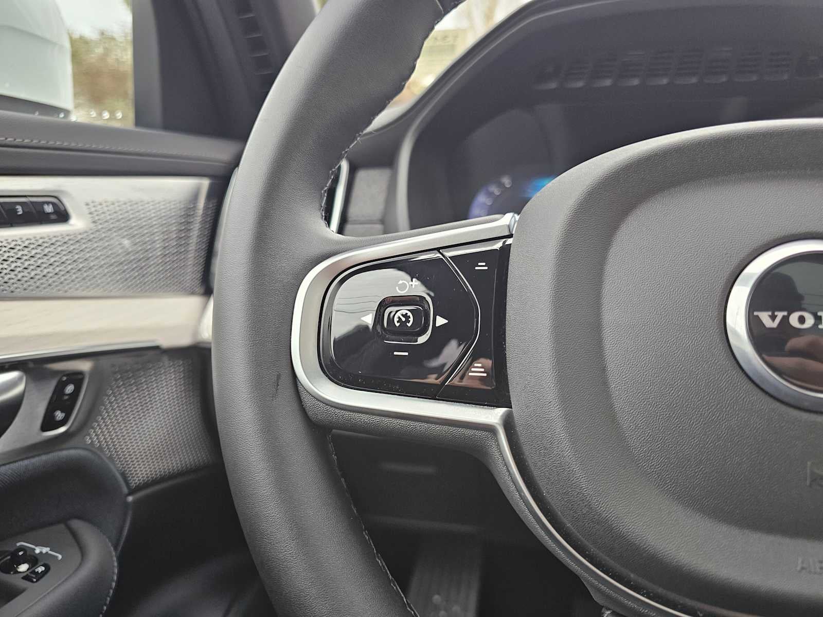 2025 Volvo XC90 Plug-In Hybrid Ultra