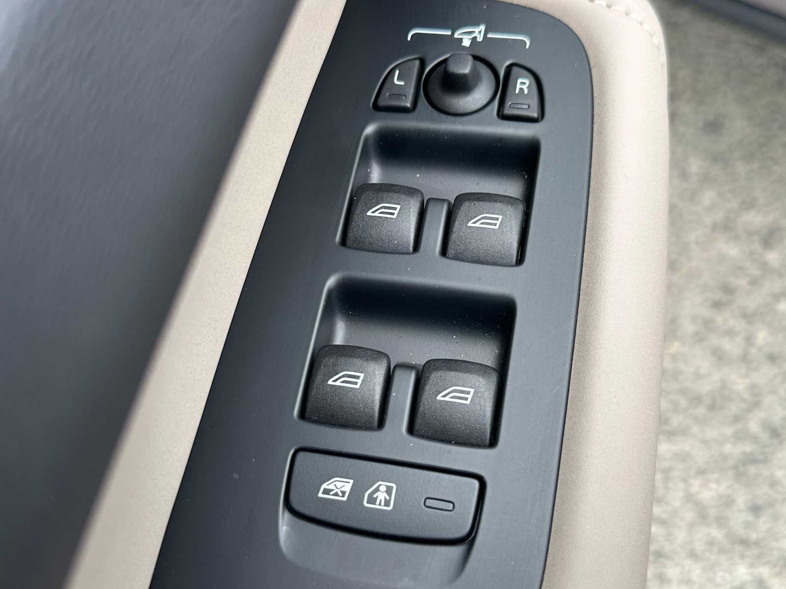 2026 Volvo XC60 Plug-In Hybrid Core