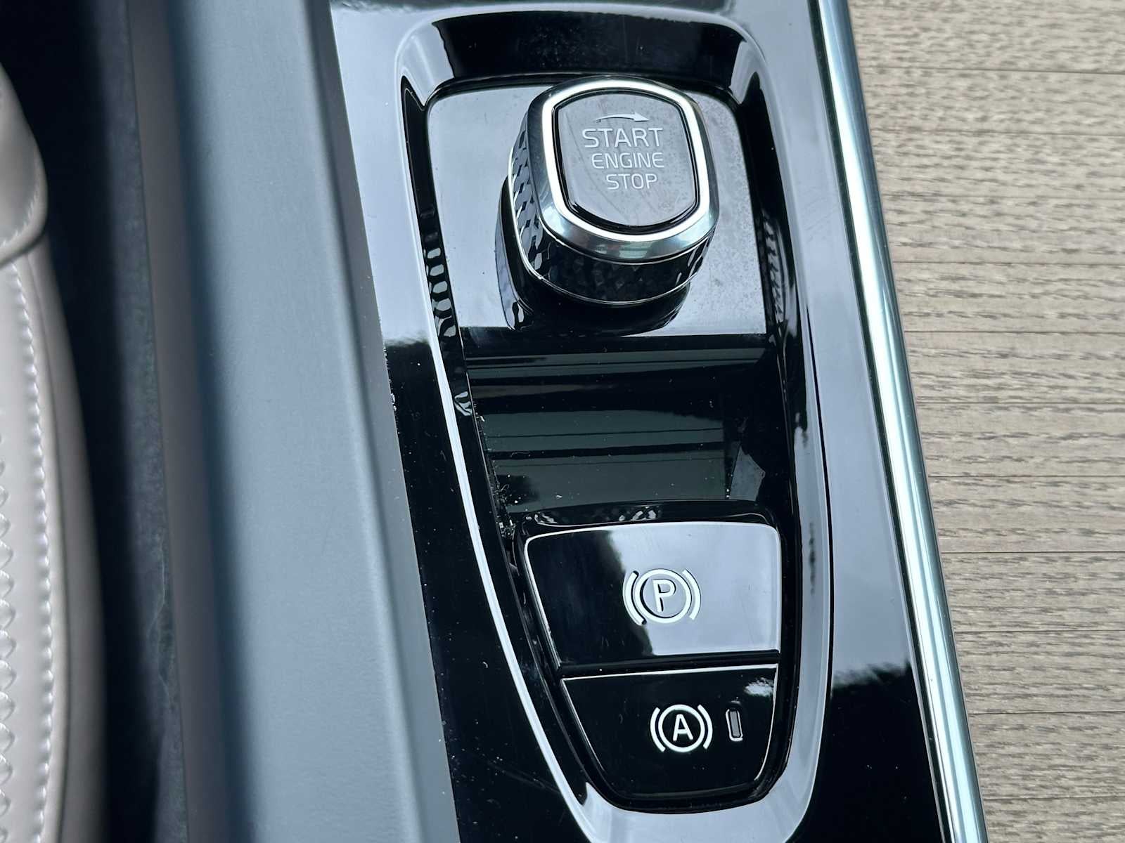 2026 Volvo XC60 Plug-In Hybrid Core