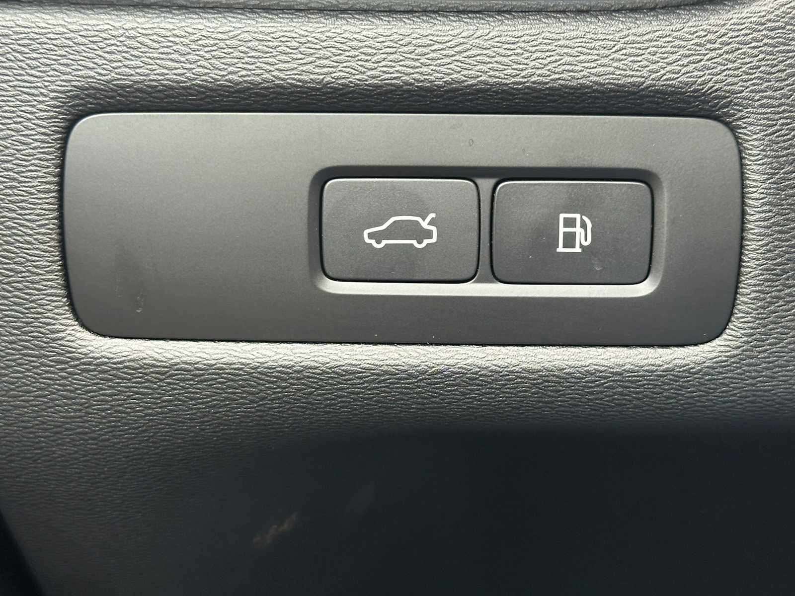 2026 Volvo XC60 Plug-In Hybrid Core