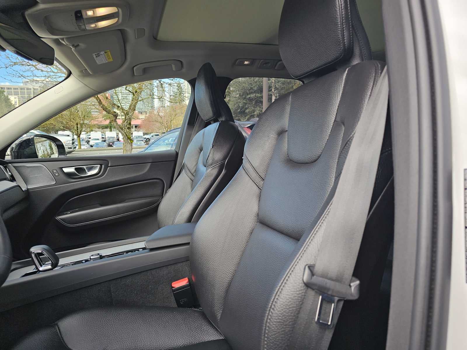 2025 Volvo XC60 Plug-In Hybrid Plus