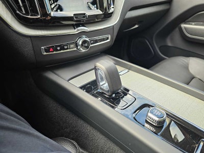 2025 Volvo XC60 Plug-In Hybrid Plus