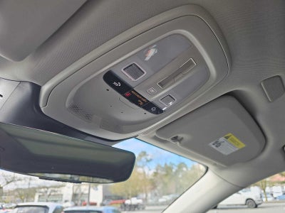 2025 Volvo XC60 Plug-In Hybrid Plus