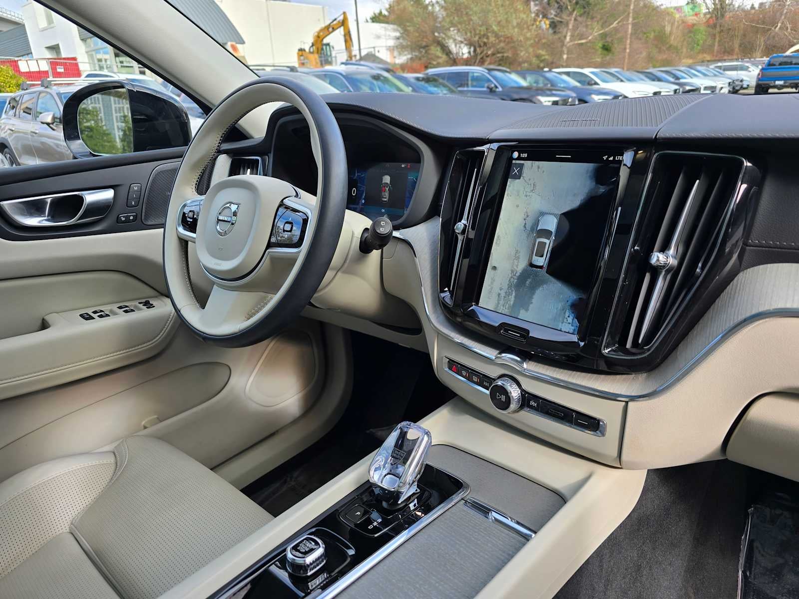 2025 Volvo XC60 Plug-In Hybrid Ultra