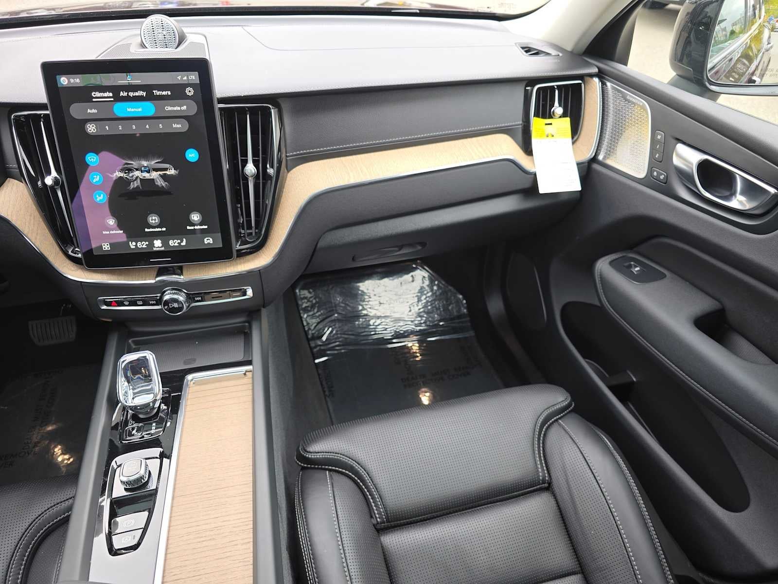 2026 Volvo XC60 Plug-In Hybrid Ultra