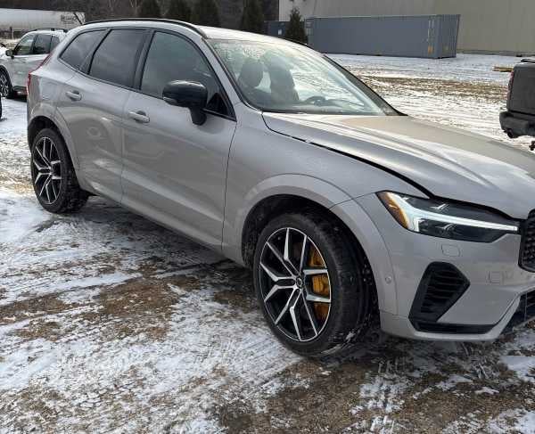 2025 Volvo XC60 Plug-In Hybrid Polestar Engineered