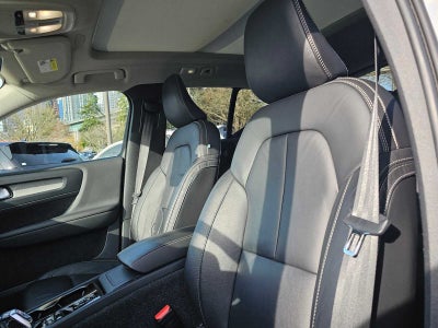 2023 Volvo XC40 Plus Bright Theme
