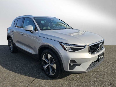 2023 Volvo XC40 Plus Bright Theme