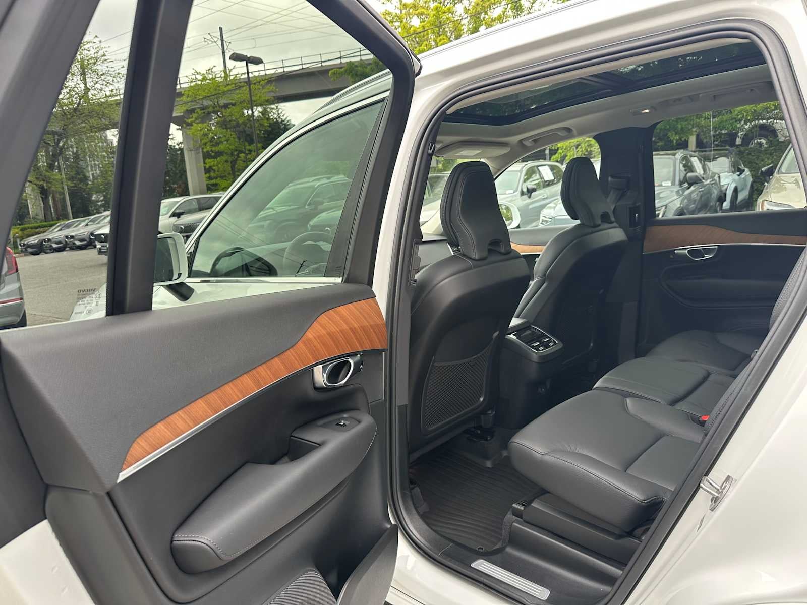 2023 Volvo XC90 Plus