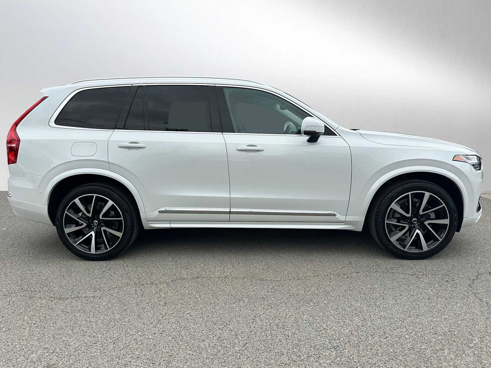 2023 Volvo XC90 Plus
