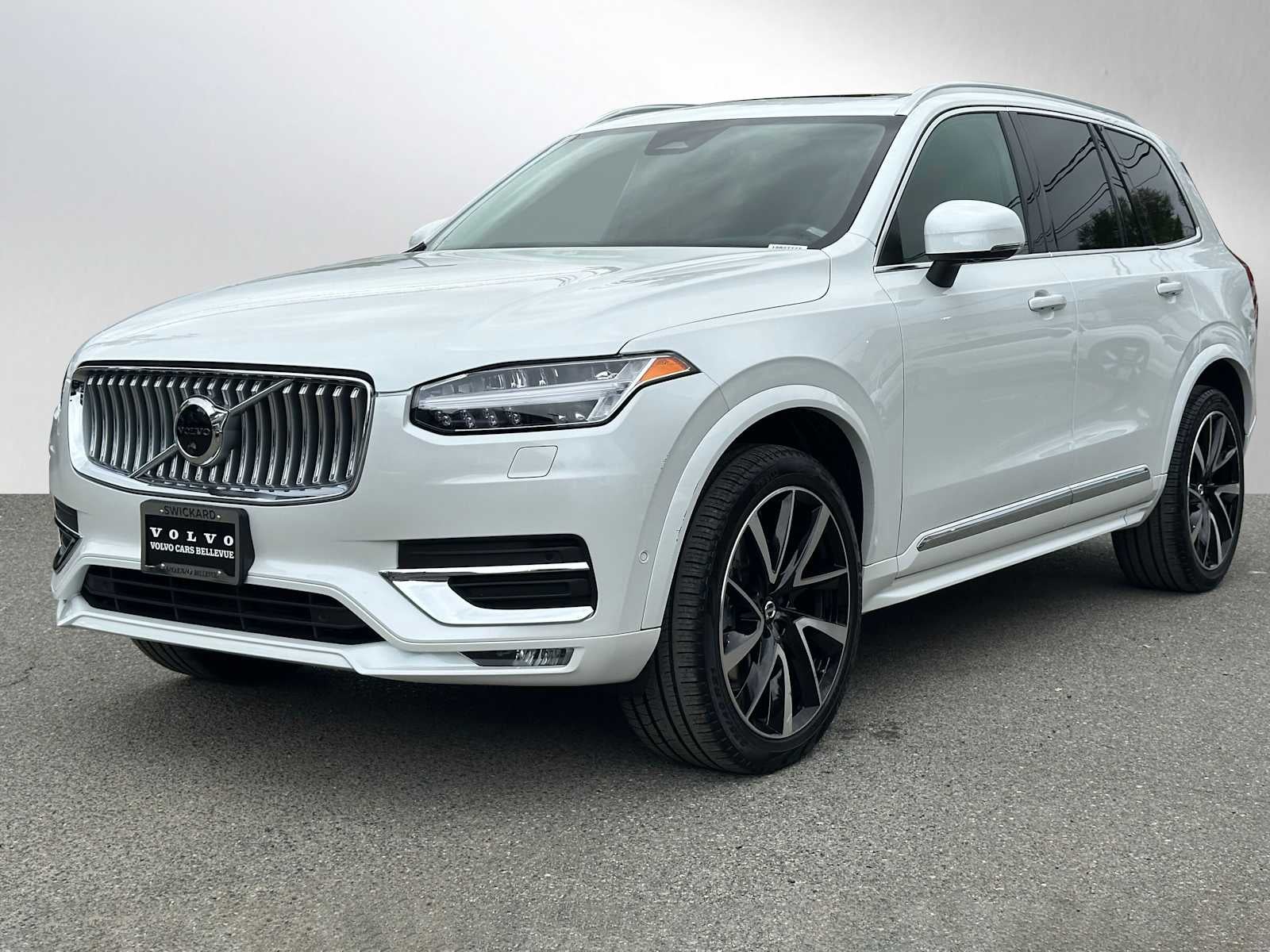 2023 Volvo XC90 Plus