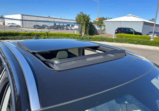 2023 Volvo XC60 Ultimate Bright Theme