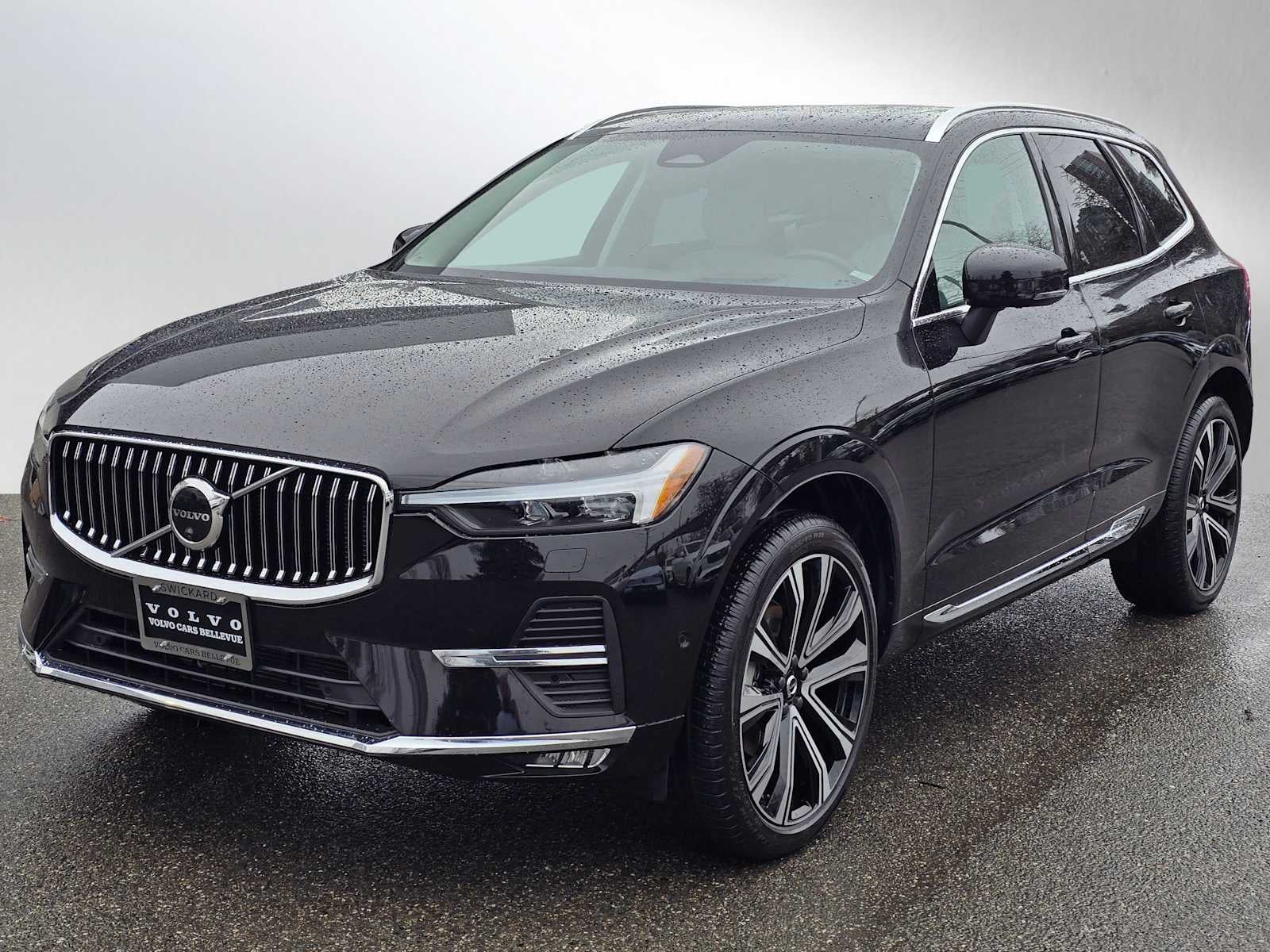 2023 Volvo XC60 Ultimate Bright Theme