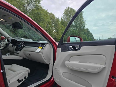 2023 Volvo XC60 Ultimate Bright Theme