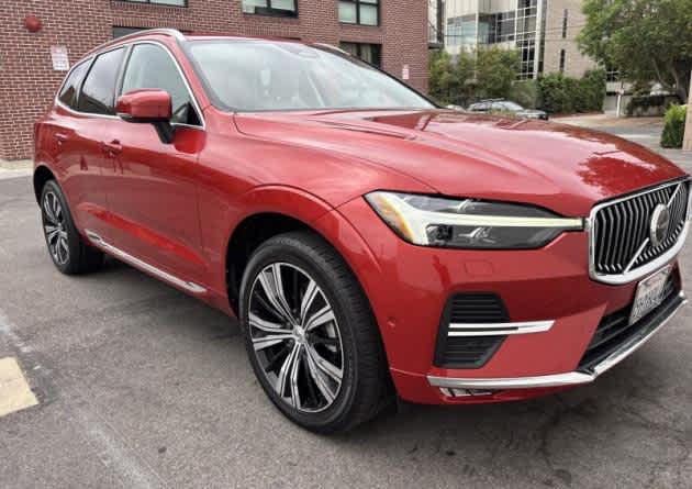 2023 Volvo XC60 Ultimate Bright Theme