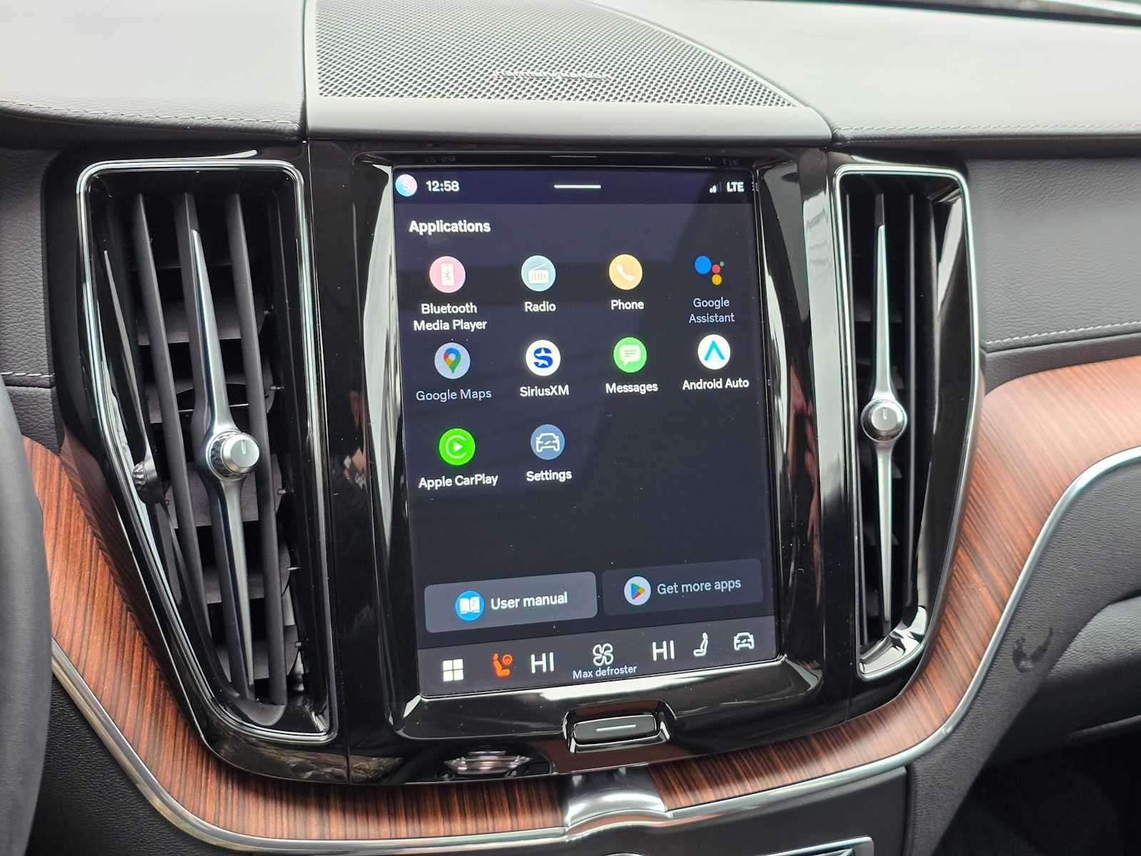 2023 Volvo XC60 Ultimate Bright Theme