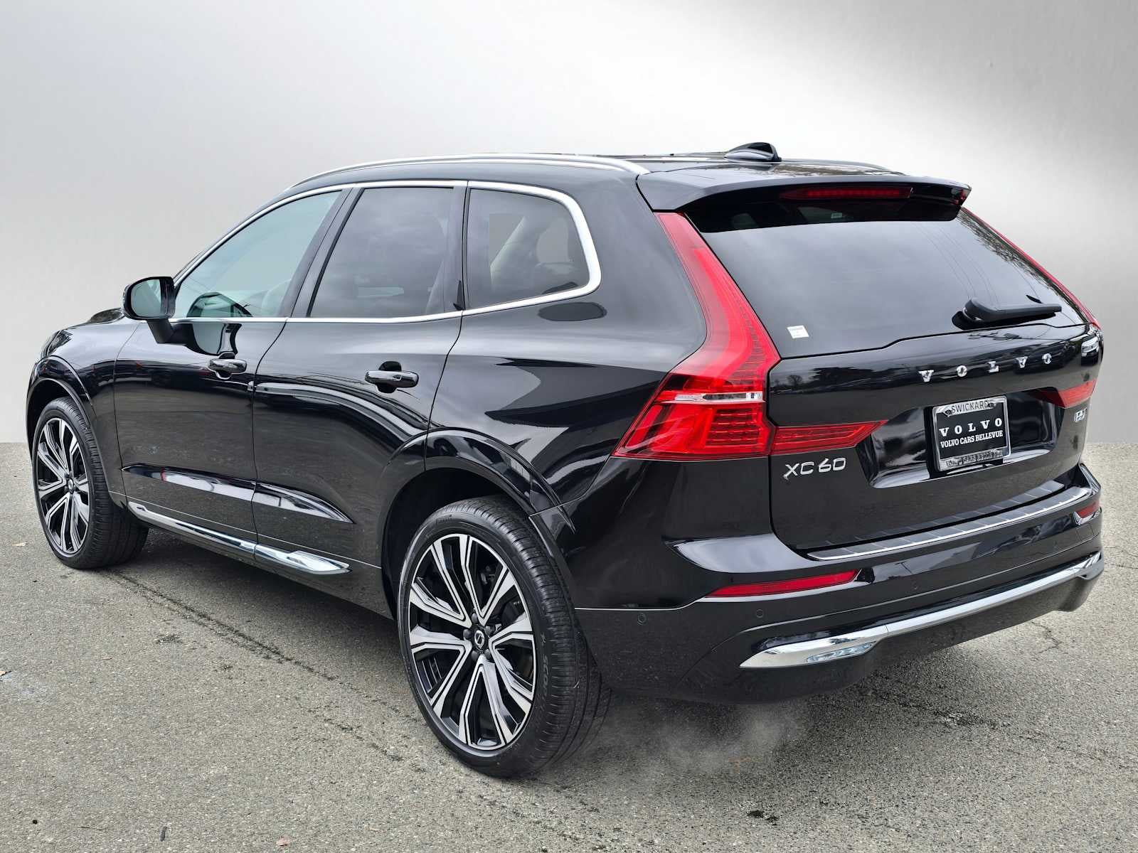 2023 Volvo XC60 Ultimate Bright Theme