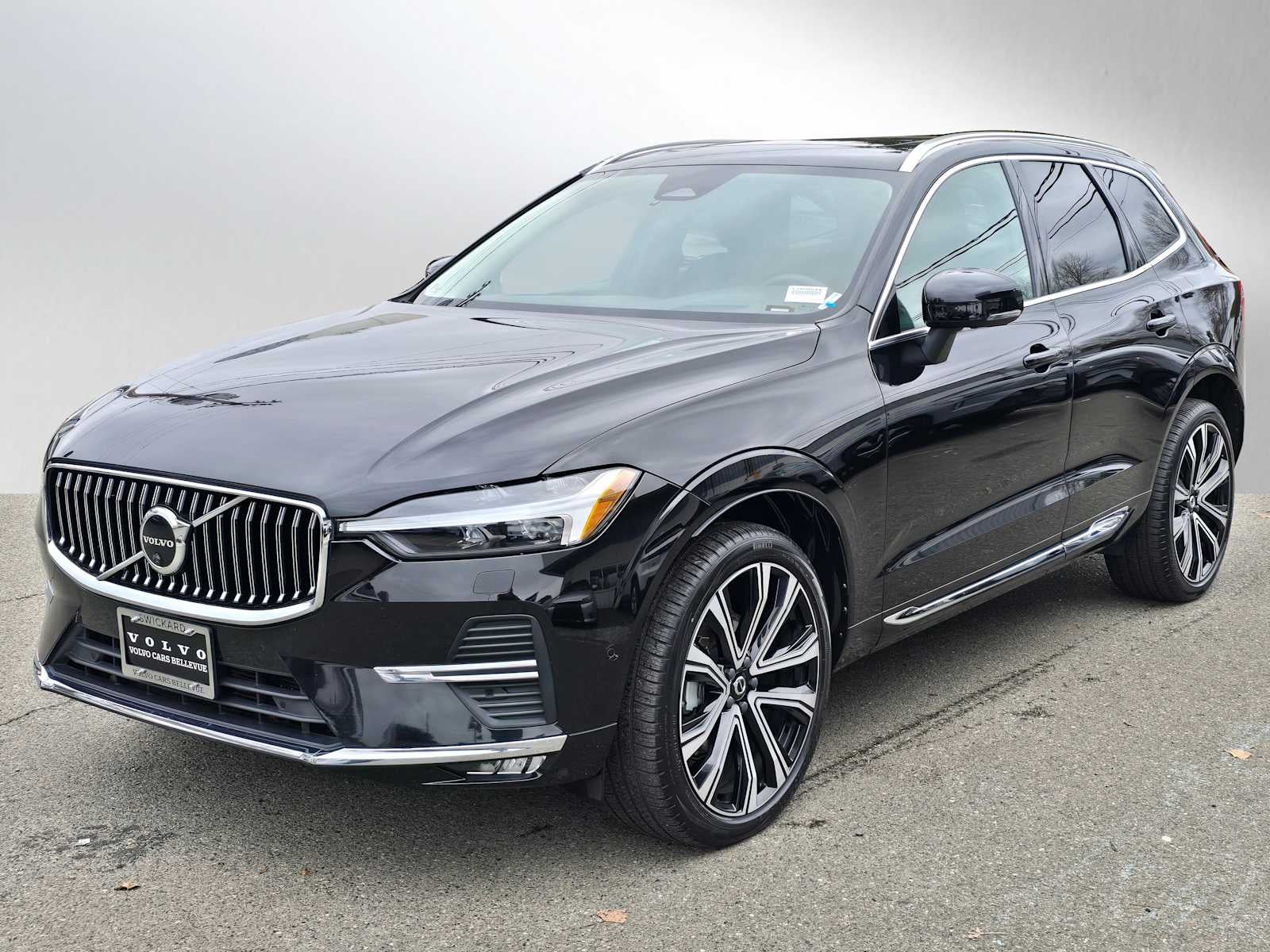 2023 Volvo XC60 Ultimate Bright Theme