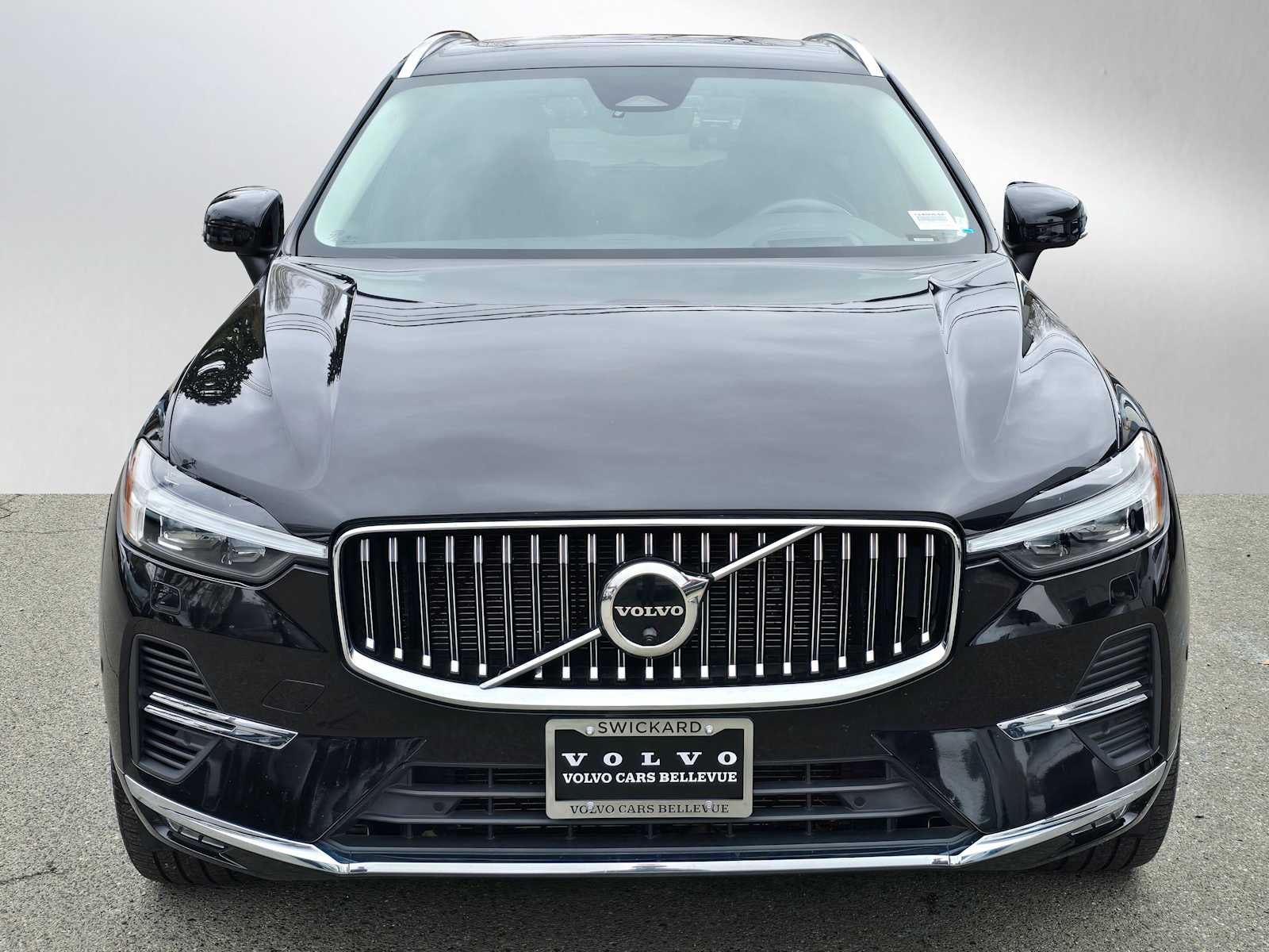 2023 Volvo XC60 Ultimate Bright Theme