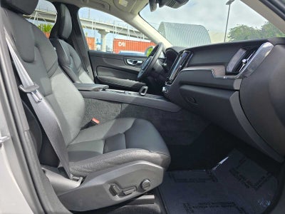 2022 Volvo XC60 Momentum