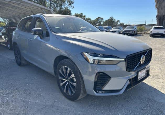 2024 Volvo XC60 Core Dark Theme