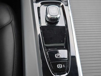 2024 Volvo XC60 Core Dark Theme