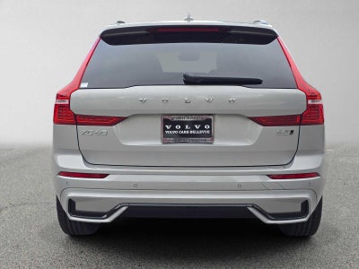 2024 Volvo XC60 Core Dark Theme