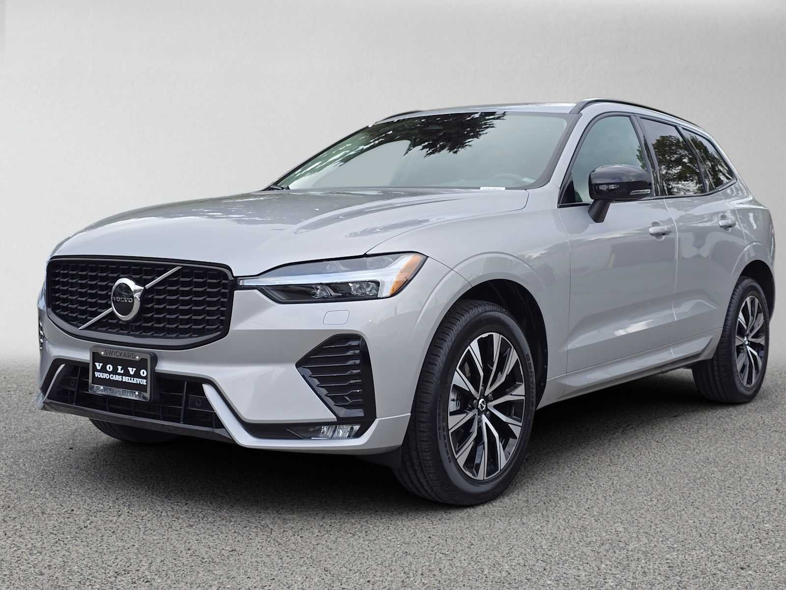 2024 Volvo XC60 Core Dark Theme