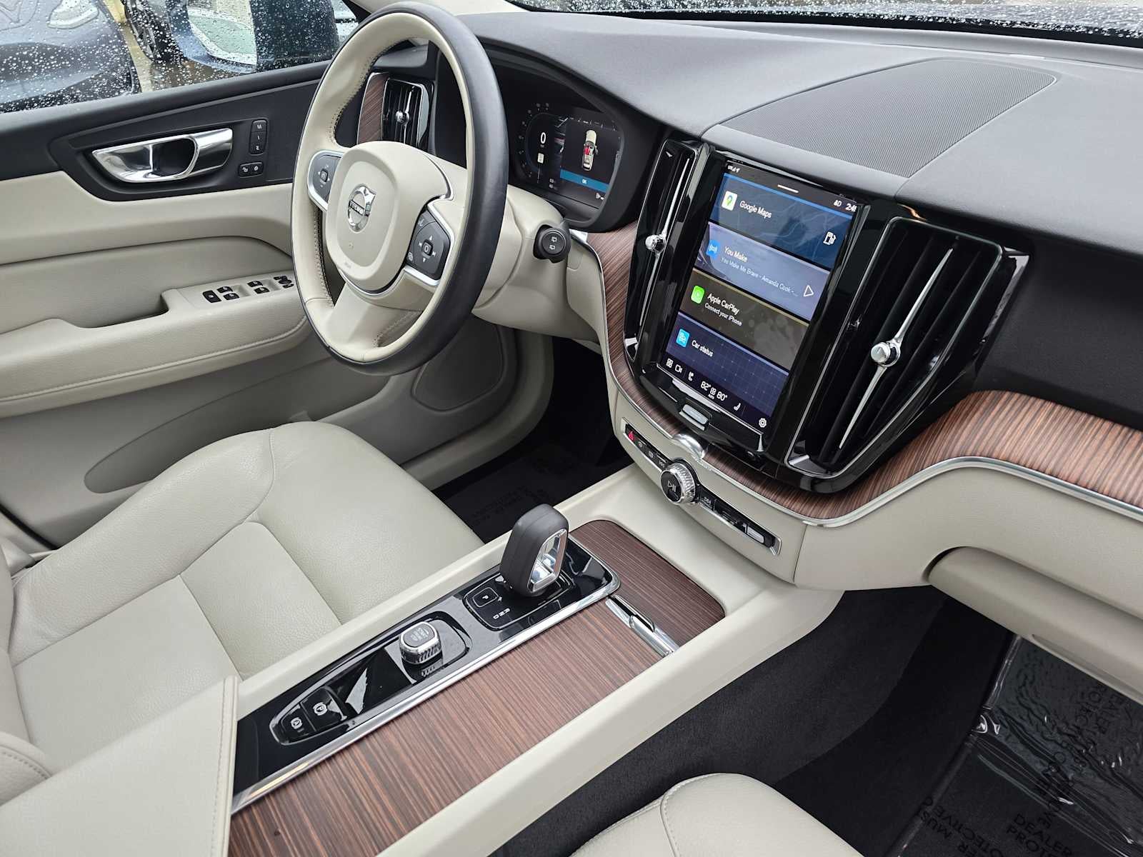 2022 Volvo XC60 Momentum