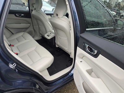 2022 Volvo XC60 Momentum
