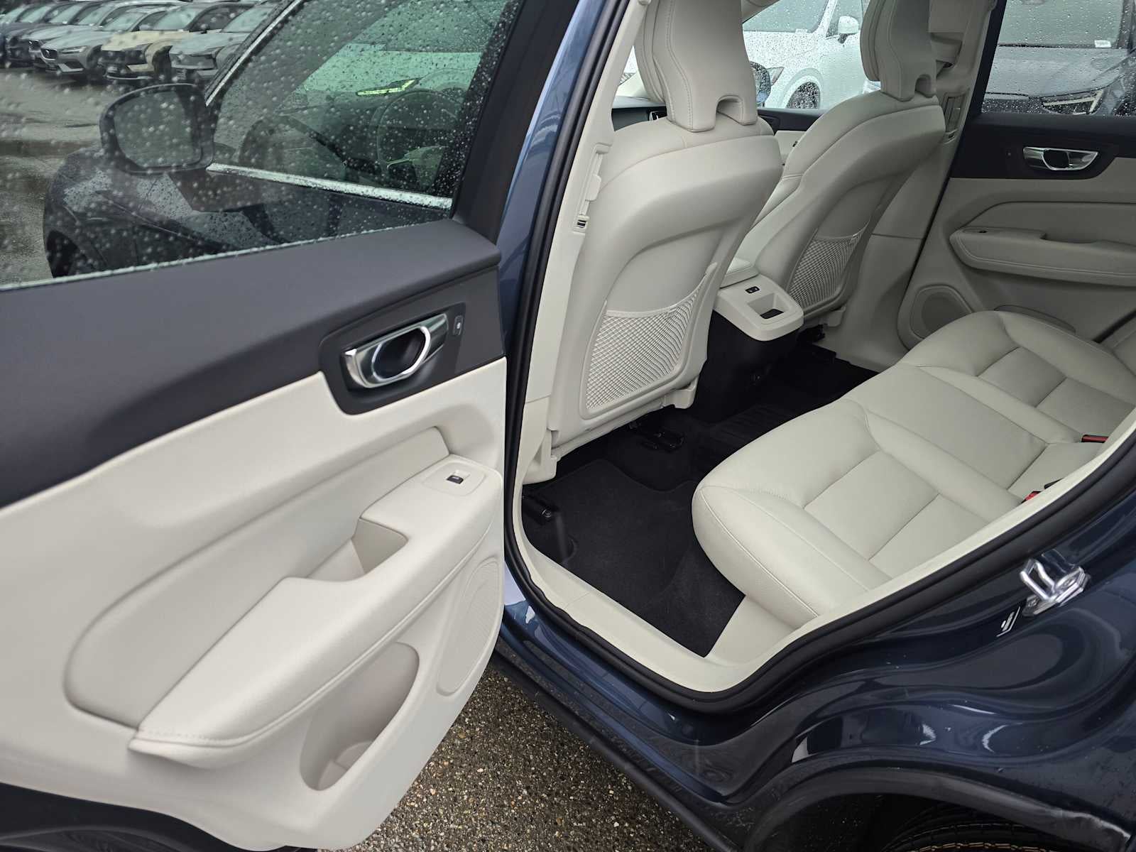 2022 Volvo XC60 Momentum