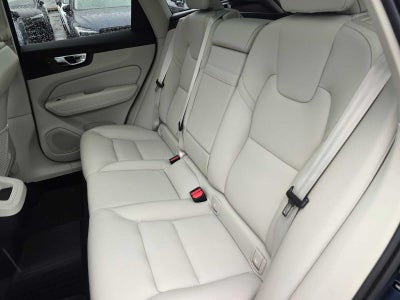 2022 Volvo XC60 Momentum