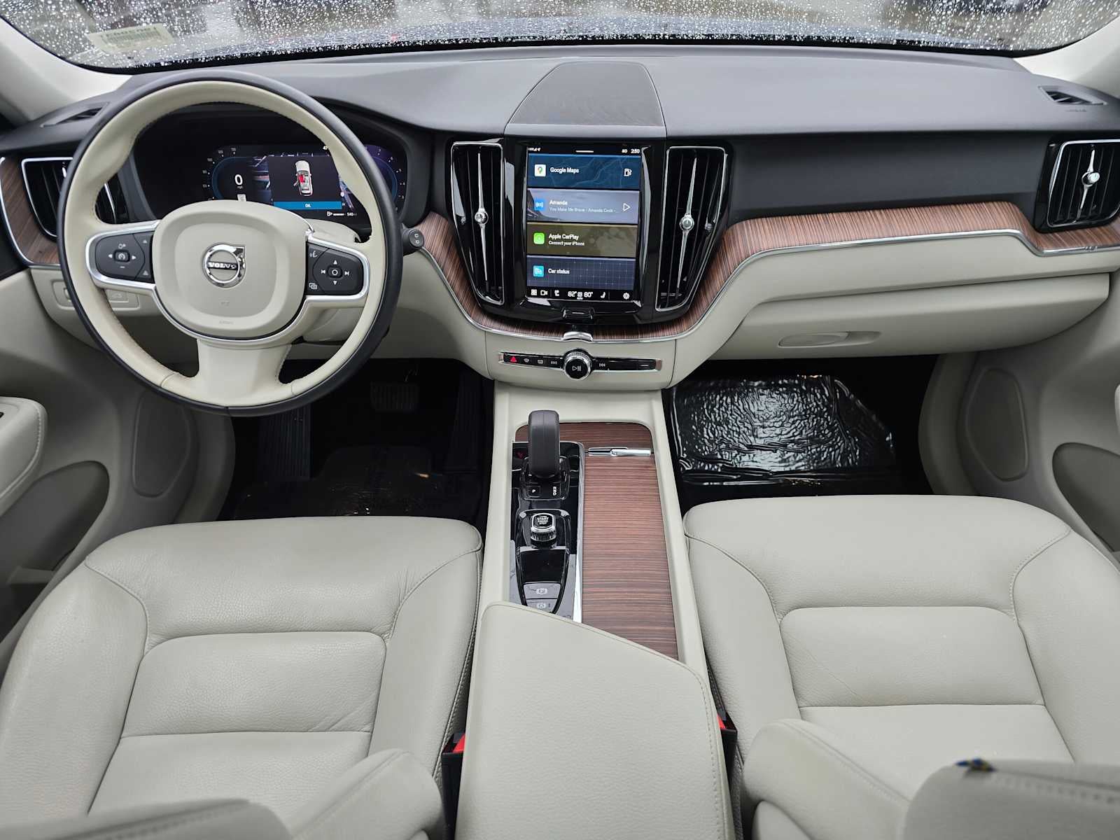 2022 Volvo XC60 Momentum