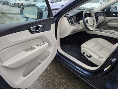 2022 Volvo XC60 Momentum