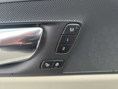 2022 Volvo XC60 Momentum