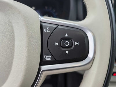2022 Volvo XC60 Momentum