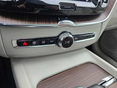 2022 Volvo XC60 Momentum